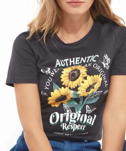 Alternative view of Magnificent Sunflower Tee
