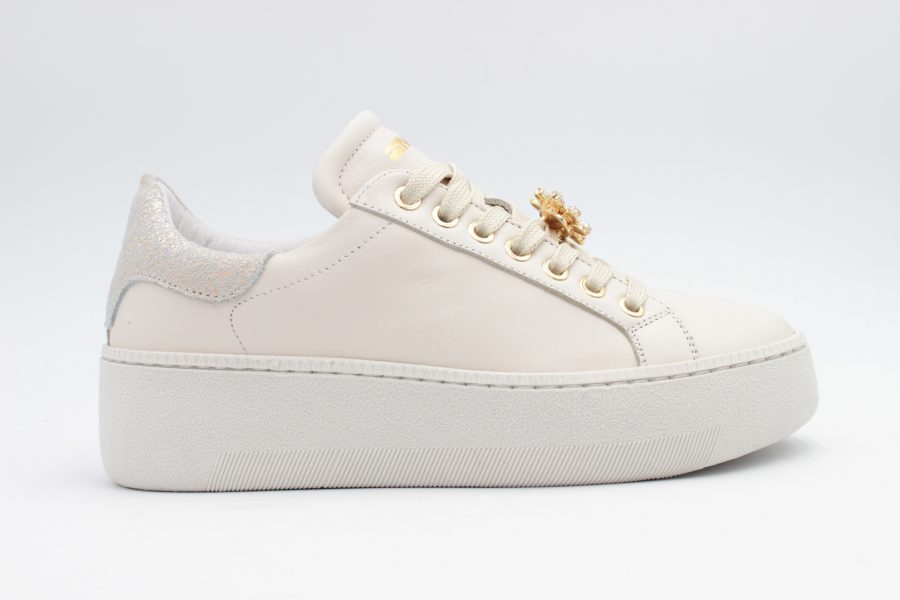 Harper Sneakers